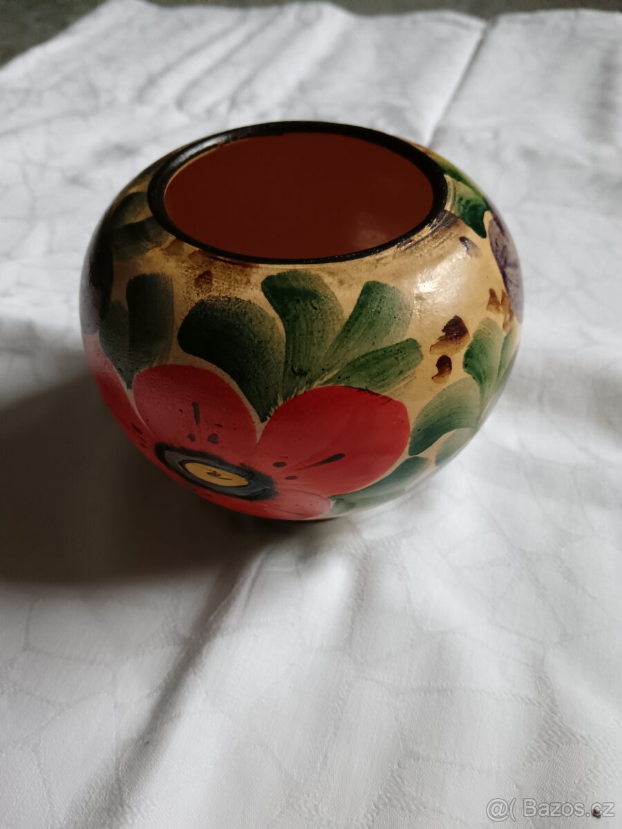 Prodám malou starožitnou vázičku