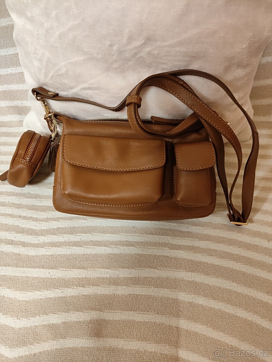 Kožená kabelka BAŤA