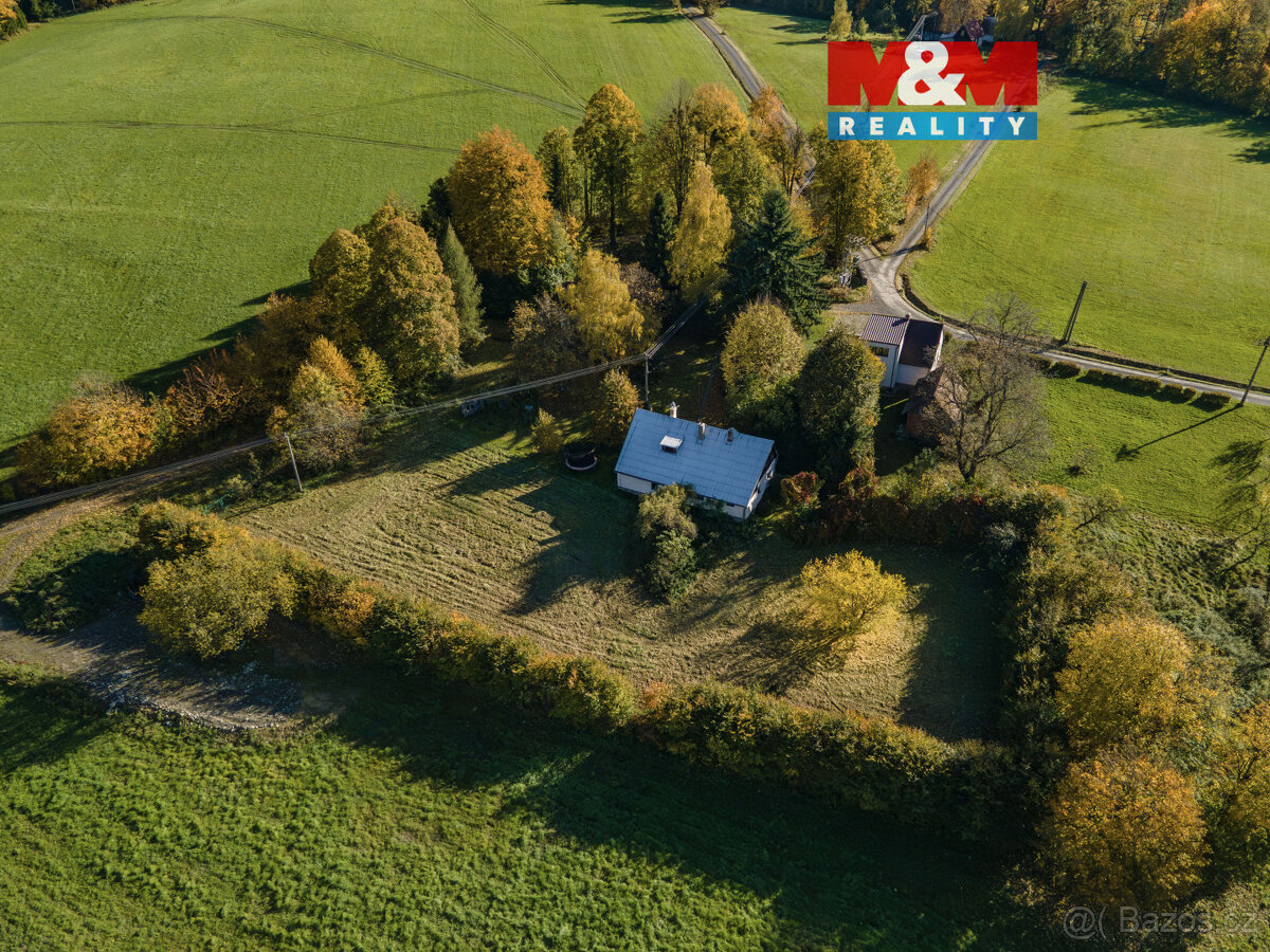 Prodej domu 6+1 v Malenovicích se stavebním pozemkem 5.748m2