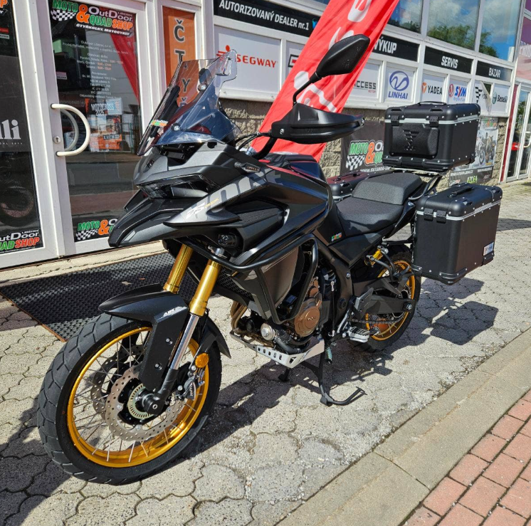 Voge 625 DSX, padací rám, drátěná kola, 47/35 kW