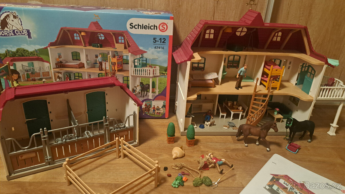 Schleich 42416 Velký koňský dvůr