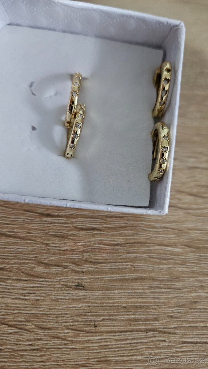 Naušnice kroužky a pecičky