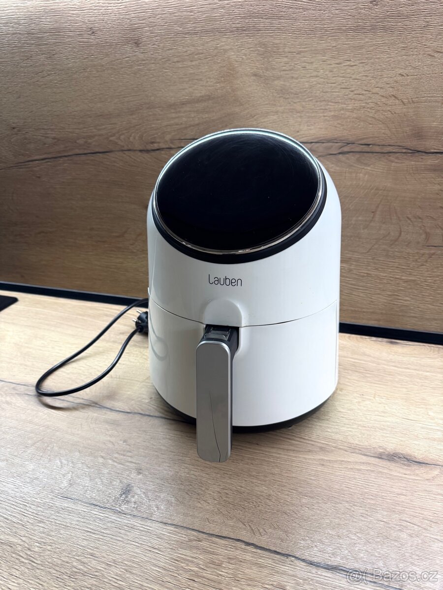 Horkovzdušná fritéza Lauben