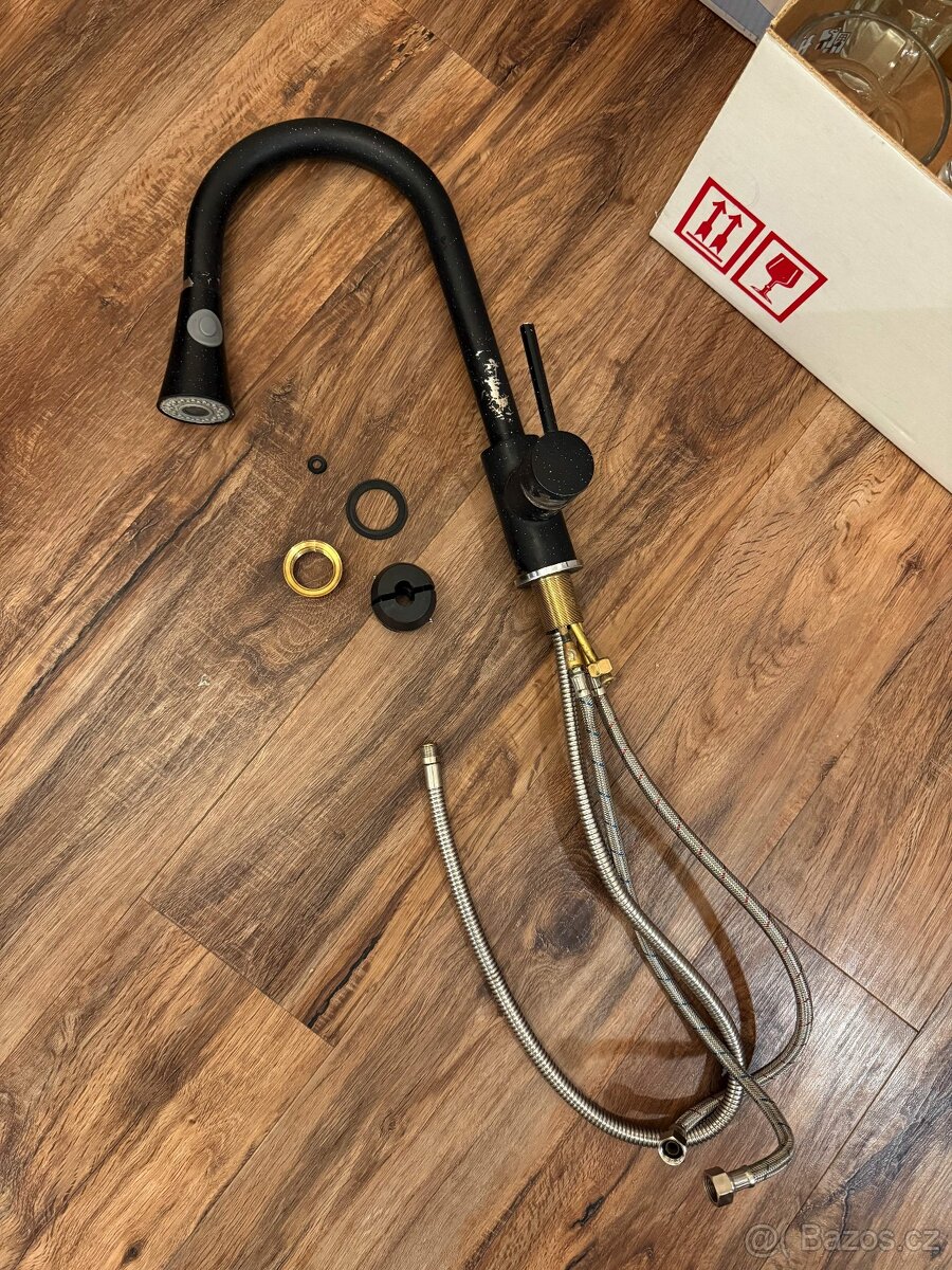 Dřezová baterie se sprškou