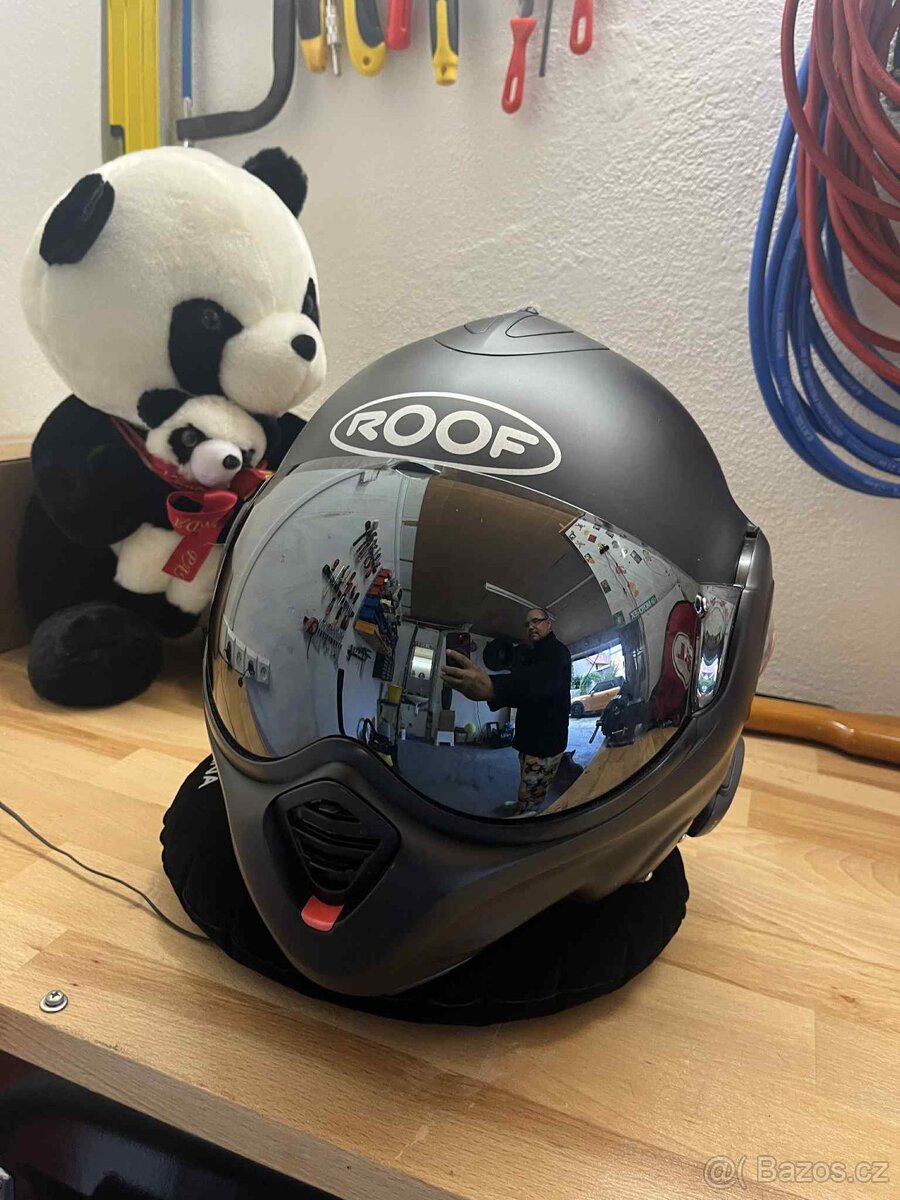 Moto přilby helmy