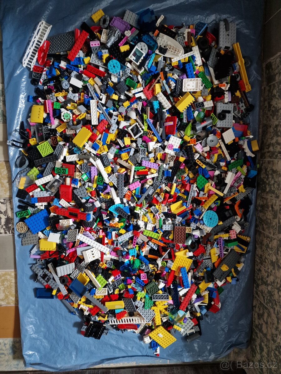 Lego dily a auta