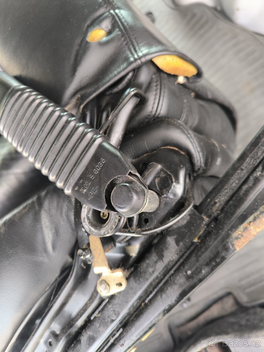 Koupím celou sedačku Fiat coupe nebo  kryt sedačky viz foto