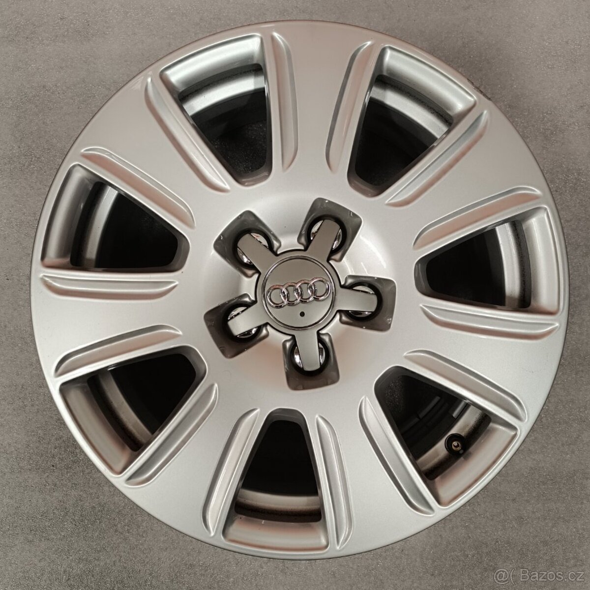 Originální alu kola na Audi Q3, 6,5Jx16 , ET33
