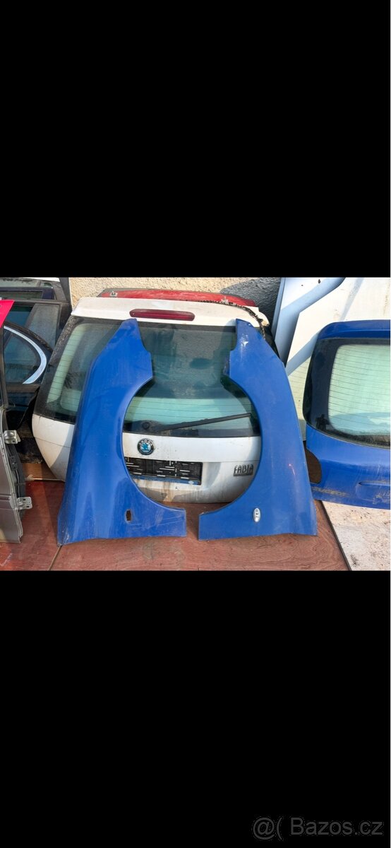 Peugeot 206 přední modré blatníky