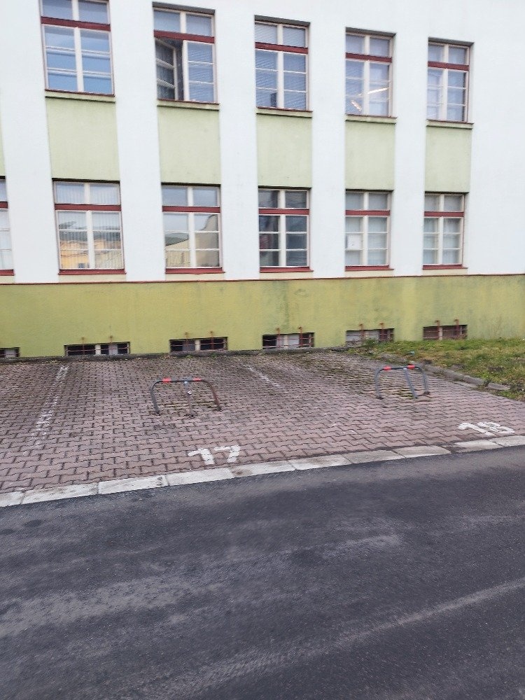 Pronájem parkovacích míst - Pardubice - Semtín, ev.č. 00182