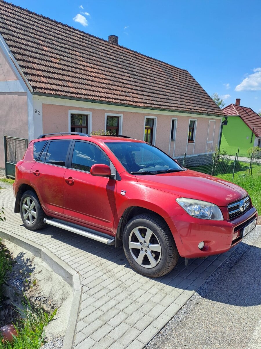 Prodám Toyota RAV4 2.2 AD 4x4