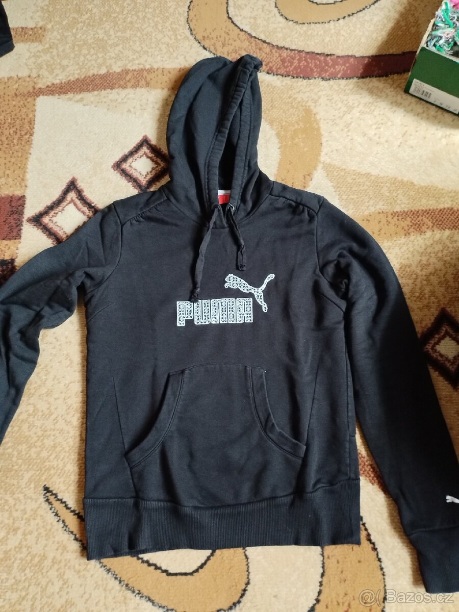 Černá mikina s kapucí