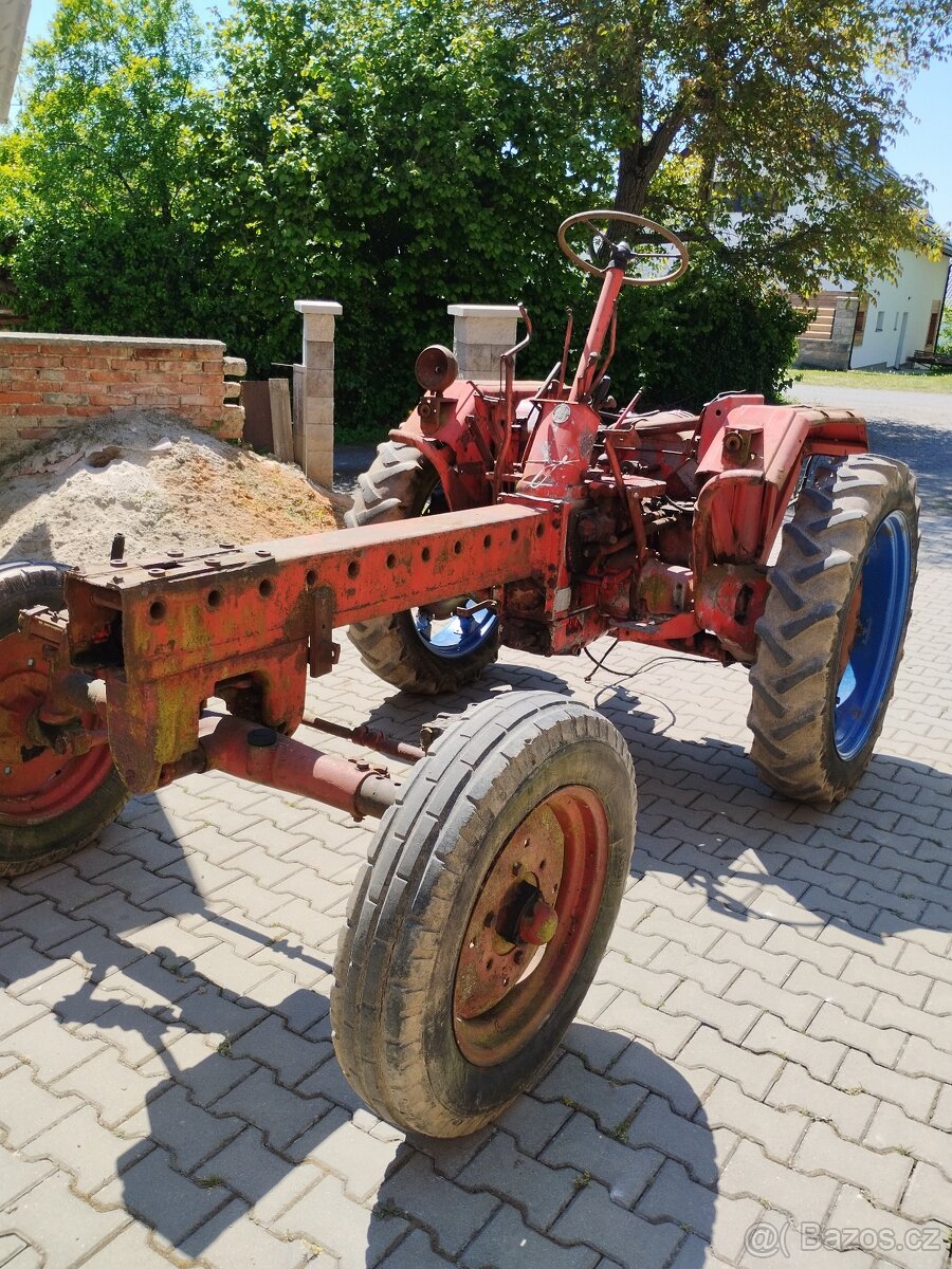 Traktor rs09 2v