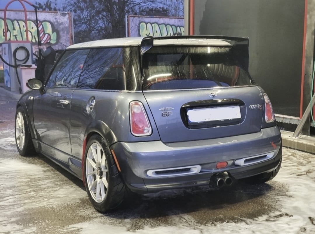 Prodáme Mini Cooper JCW GP1 13600 km