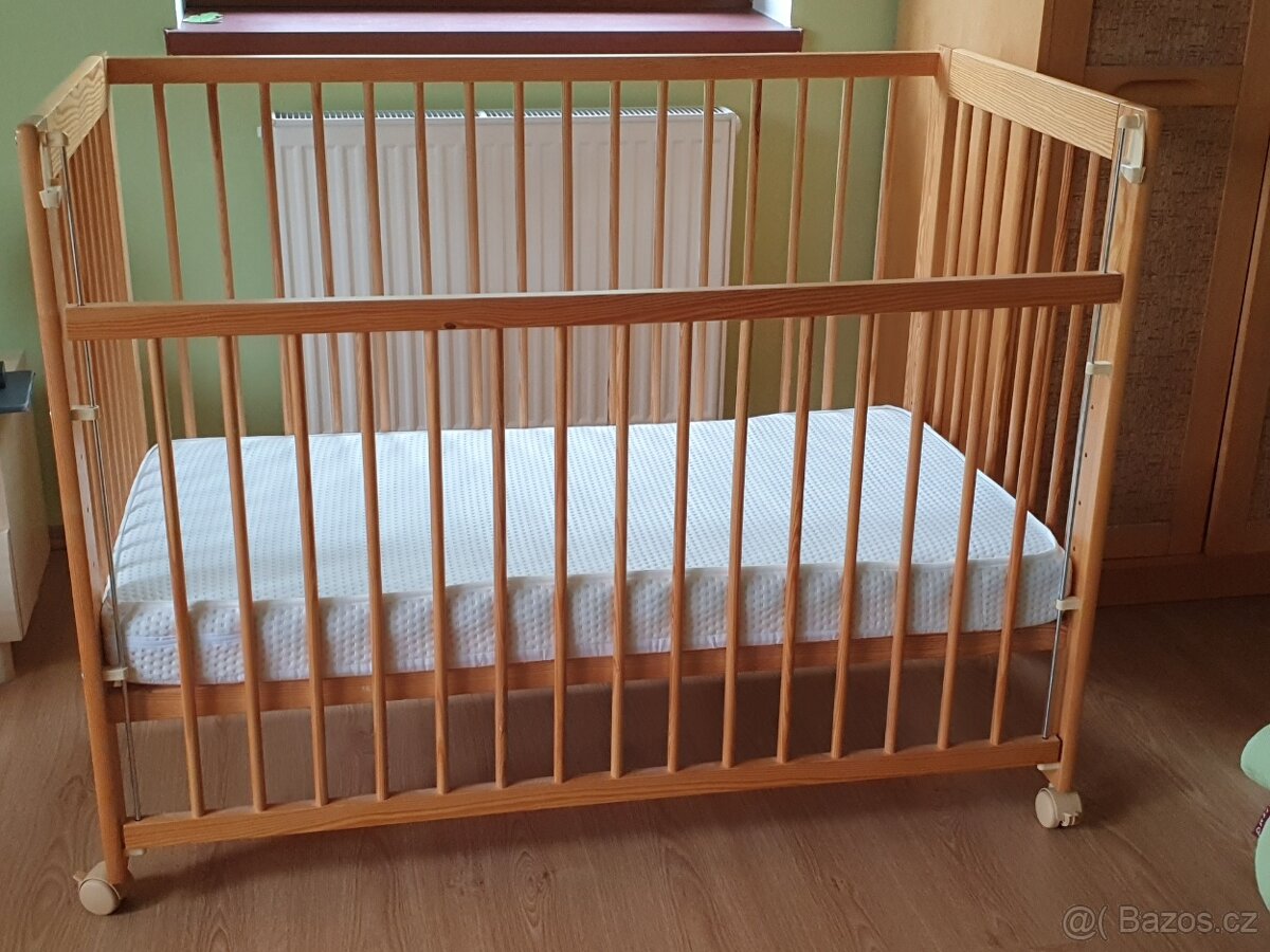 SLEVA Dětská postýlka včetně matrace