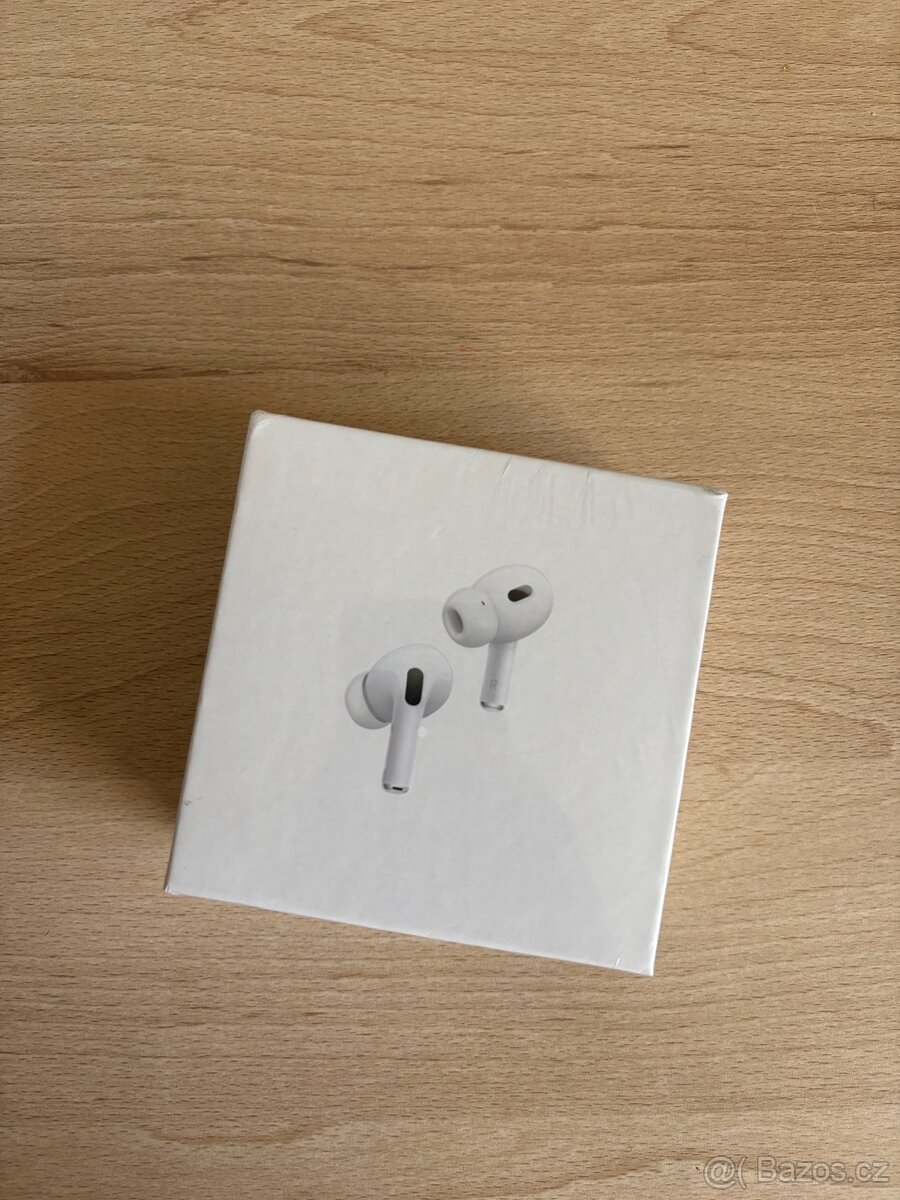 Apple AirPods Pro (2. generace) s MagSafe nabíjecím pouzdrem
