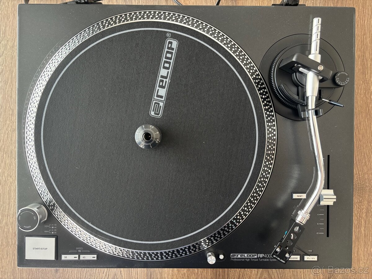 Reloop RP-4000 MK2 + originální kryt – jako nový