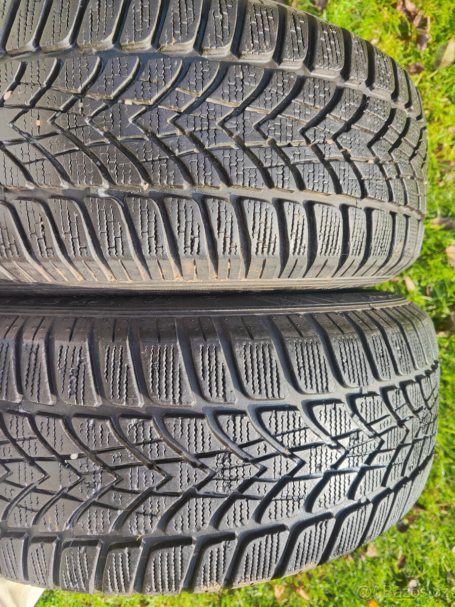 2 zimní pneumatiky Dunlop 205/60/16