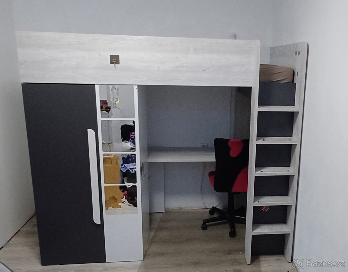 Vyvýšená postel se skříní a stolem