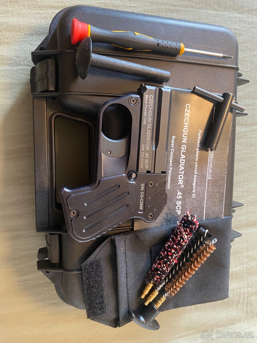 Perkusní pistole Gladiátor 45 SCP