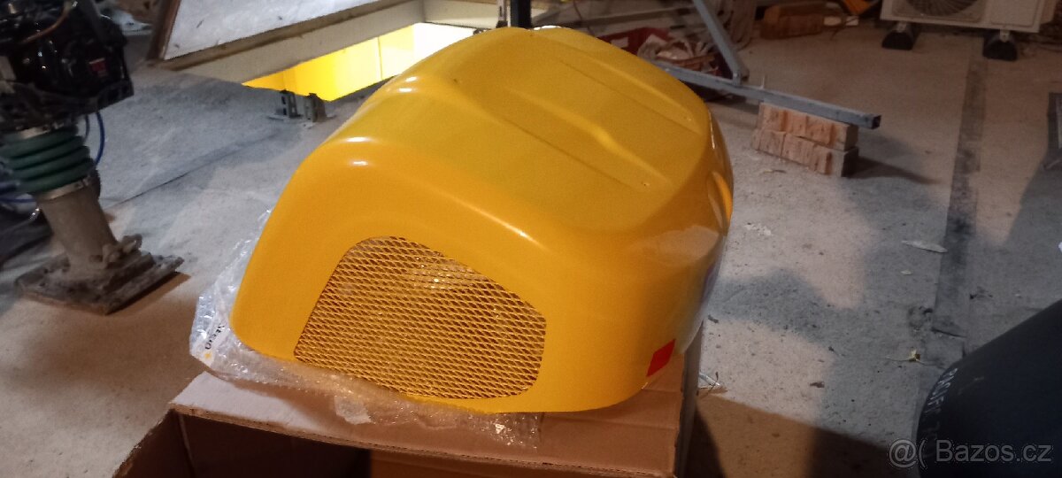 Wacker 803 1t minirypadlo kryt motoru