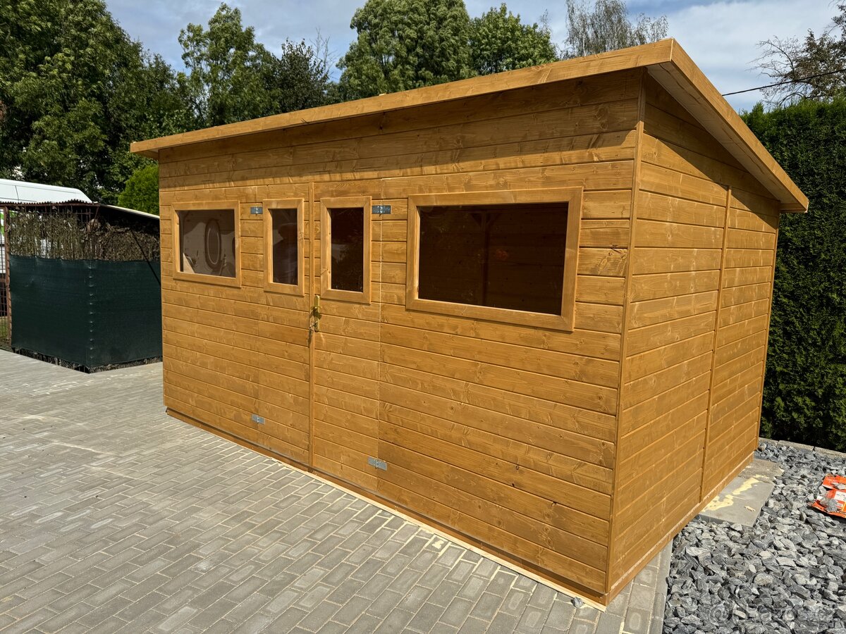 Domek na nářadí 250 x 400 cm