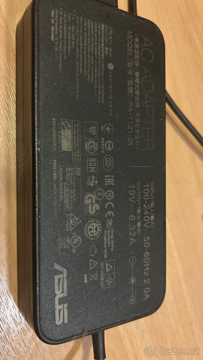 Nabijecka Asus (notebook)