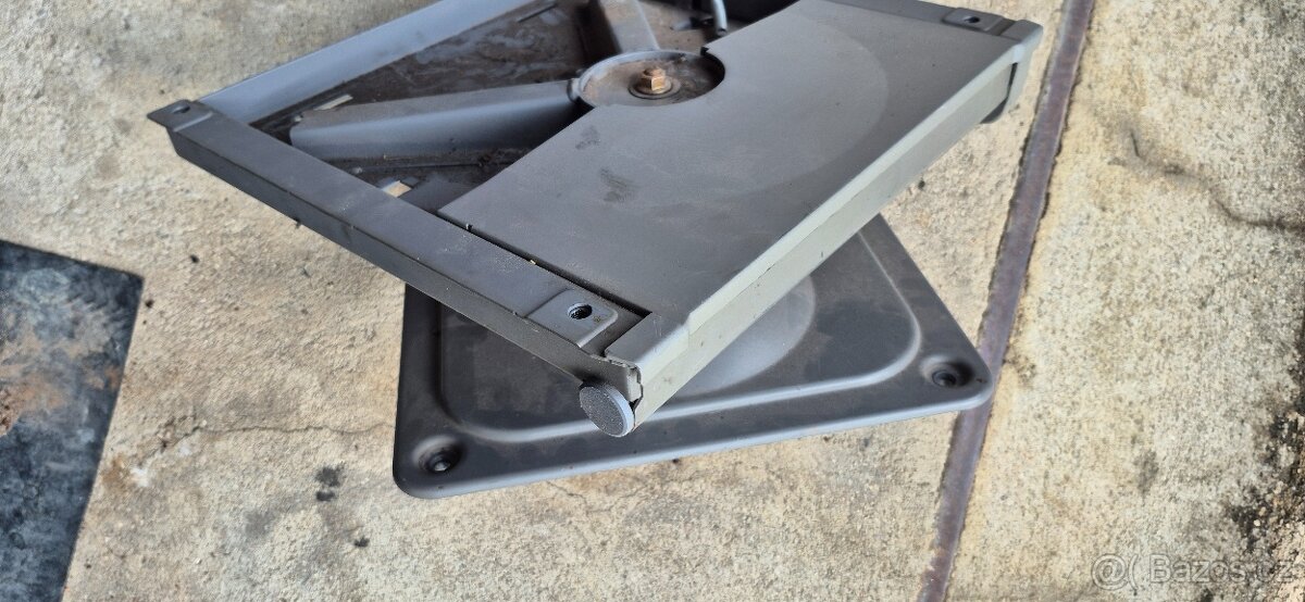 Vw t4 otočná konzole