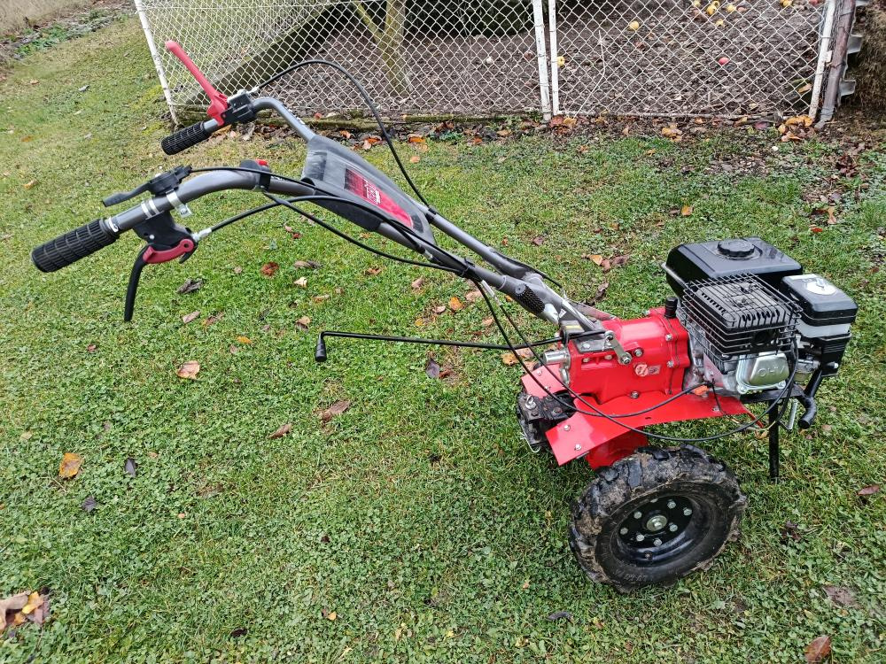 Kultivátor Hecht s příslušenstvím