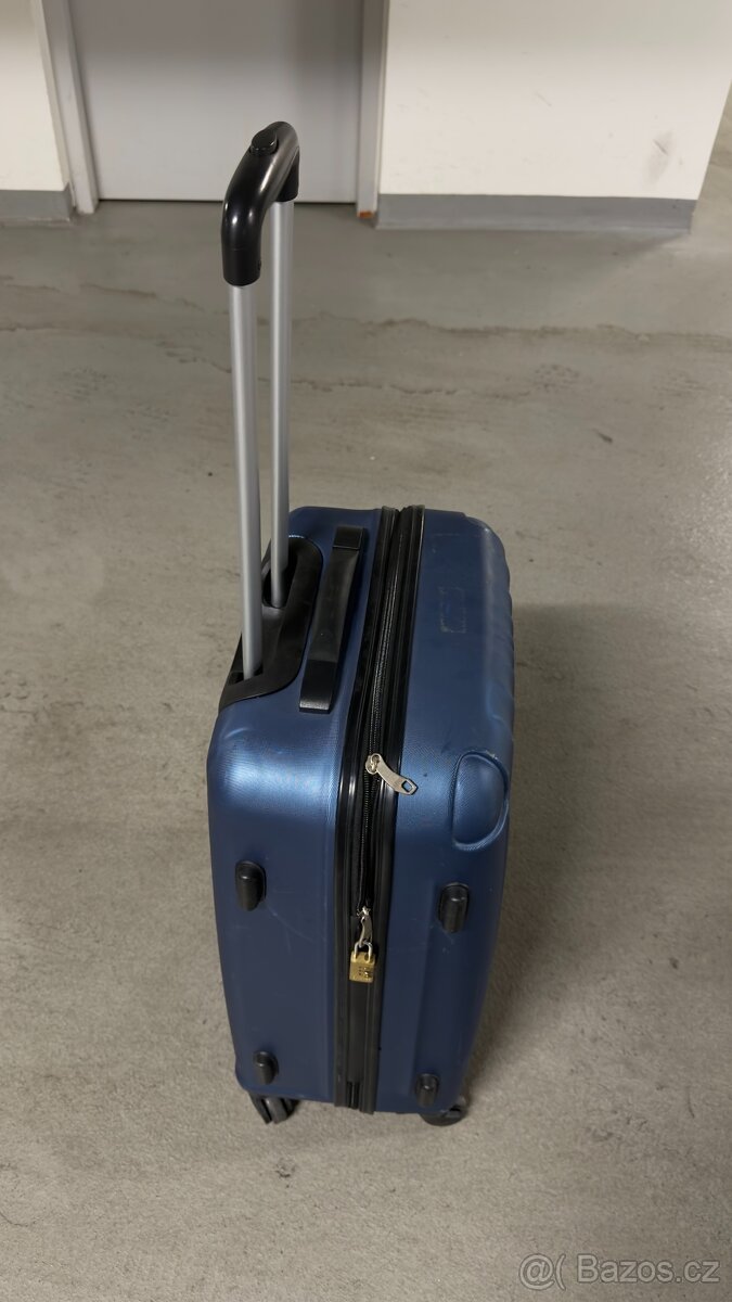 Odolný cestovní kufr