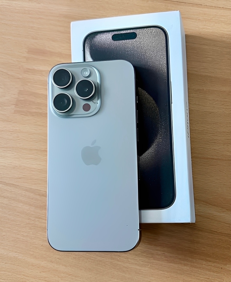 iPhone 15 Pro Natural Titanium BATERIE 100% TOP