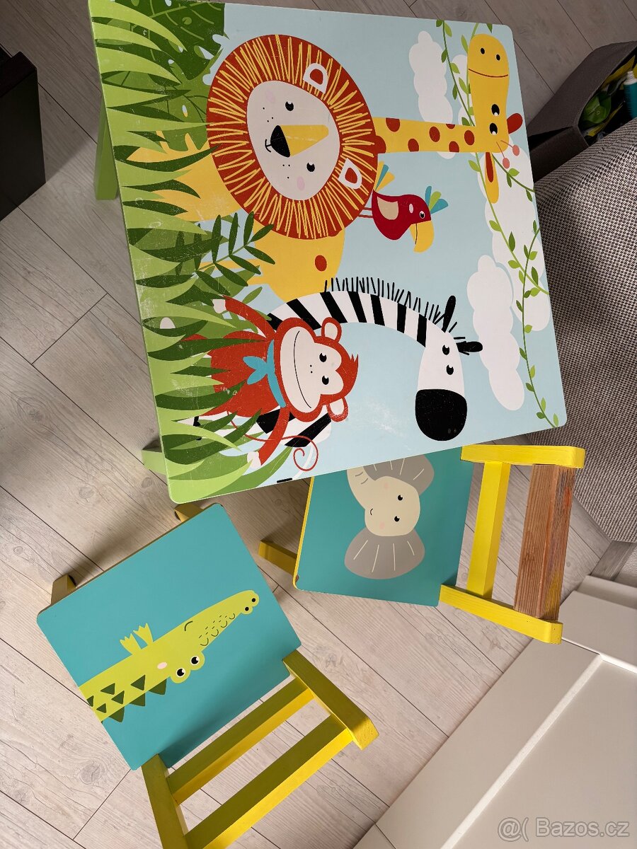 Dětský stoleček a židle