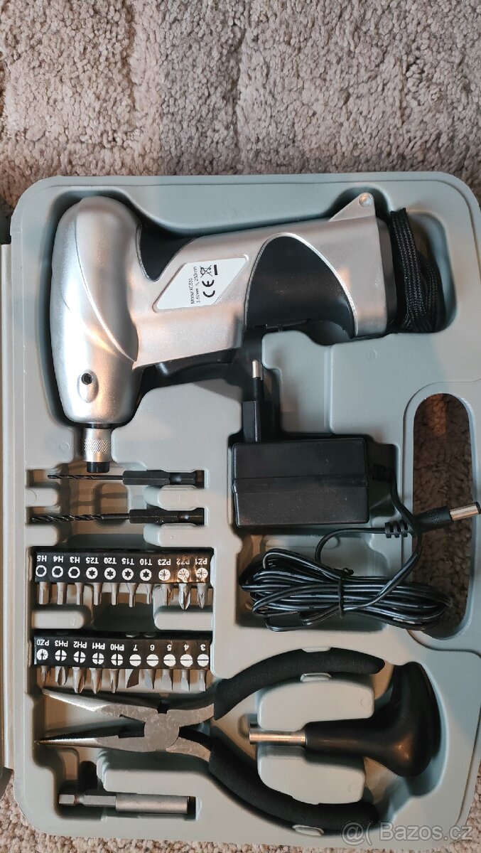 Aku šroubovák+sada bitů