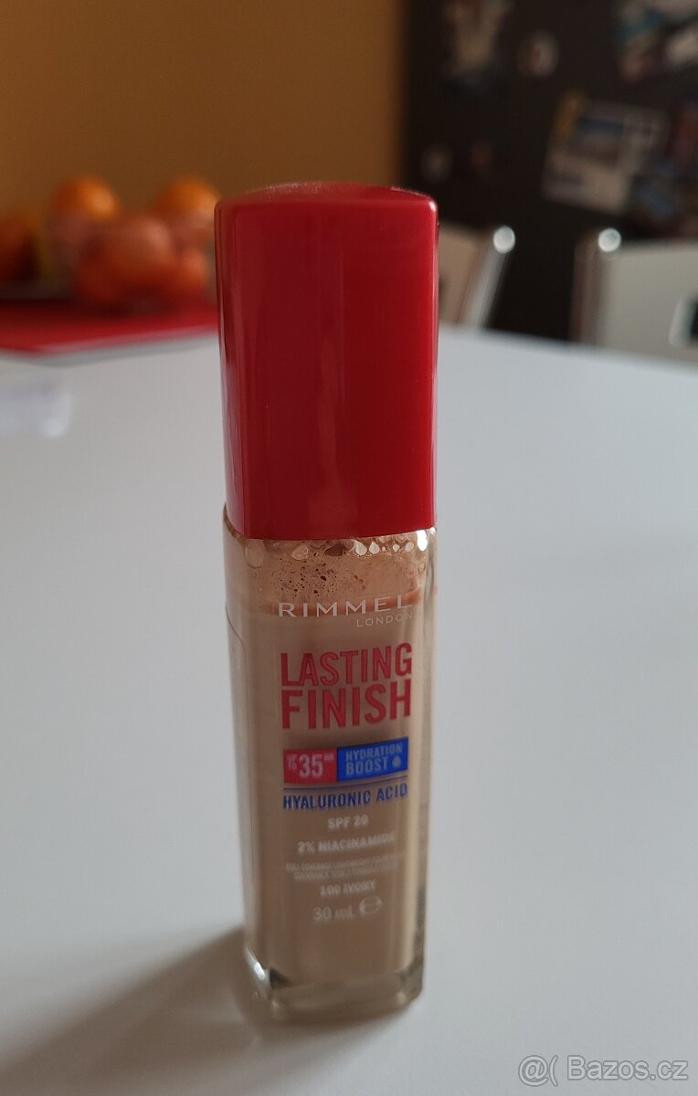 make up Rimmel Lasting finish (100 Ivory)