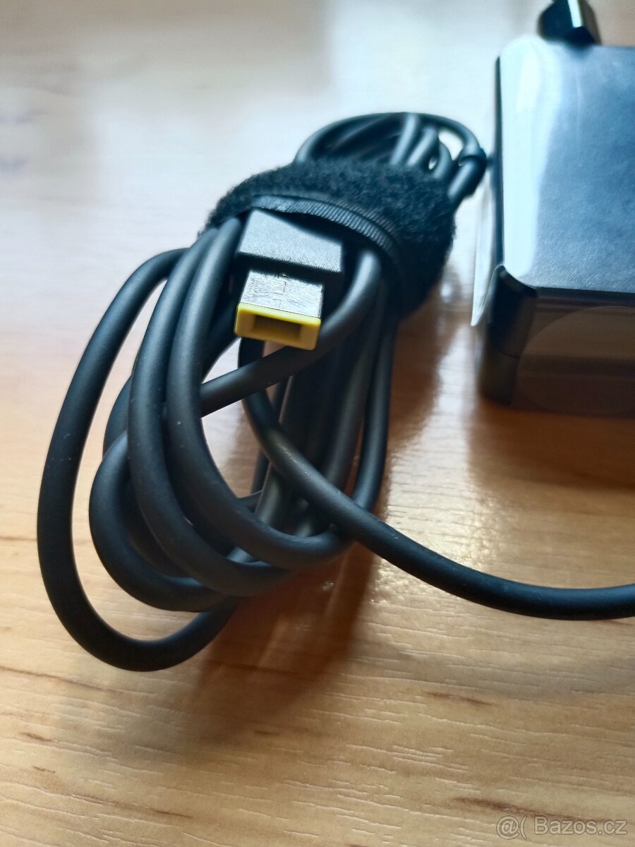 Napájecí adaptér Lenovo