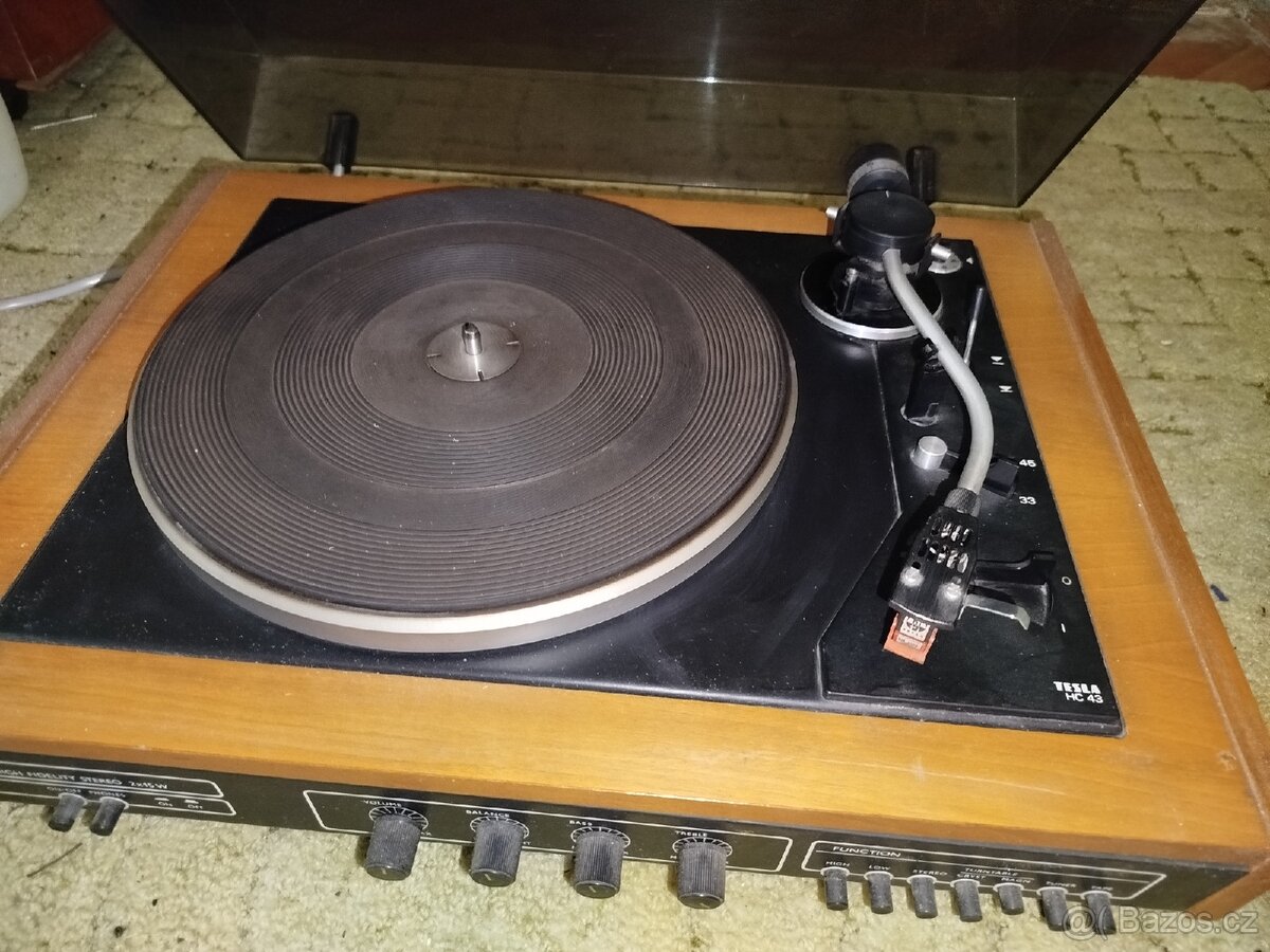 Gramofon Tesla Nzc 431