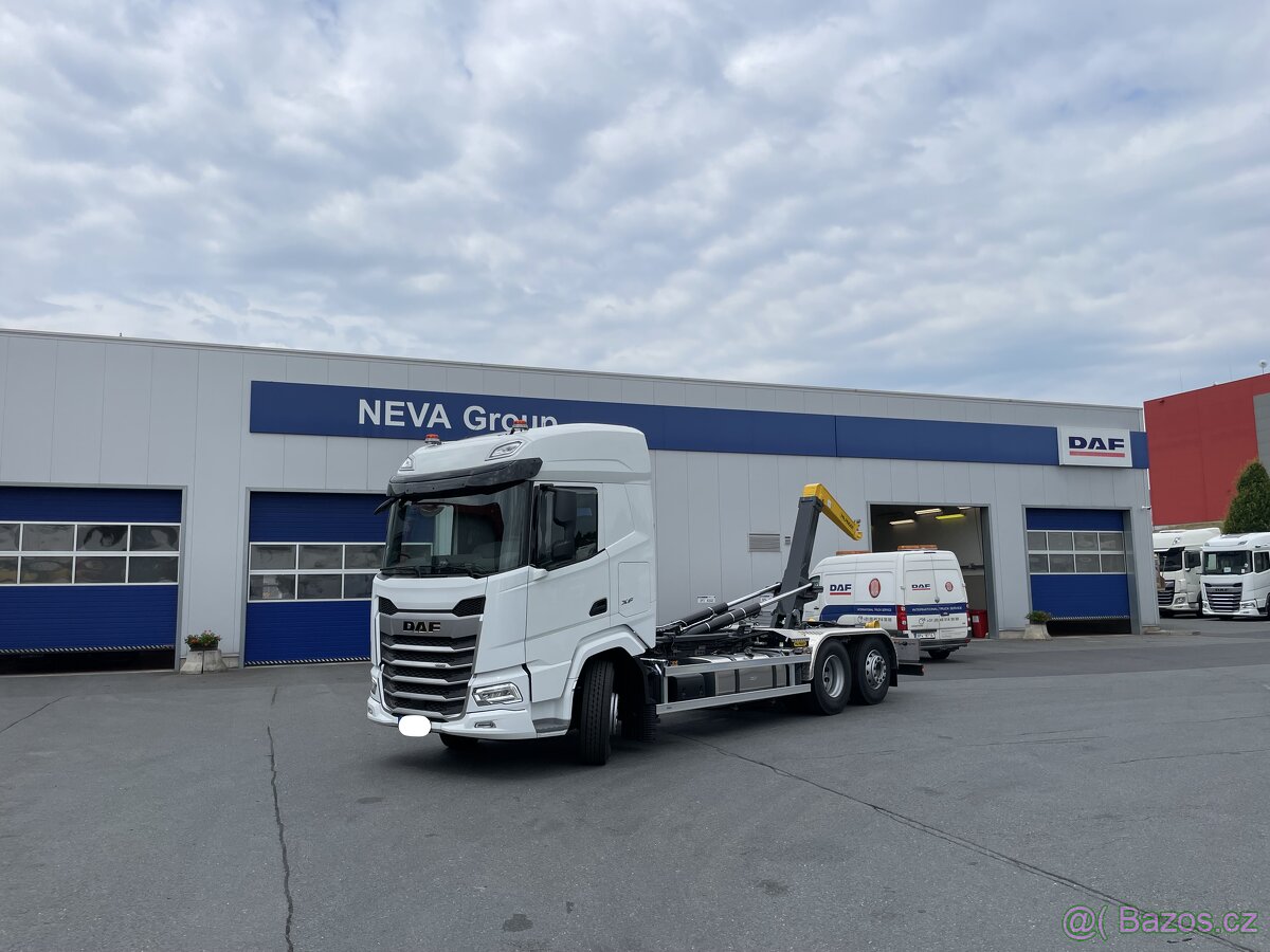 DAF XF 530 FAN SLEEPER CAB 6x2 nosič koncernů FORNAL