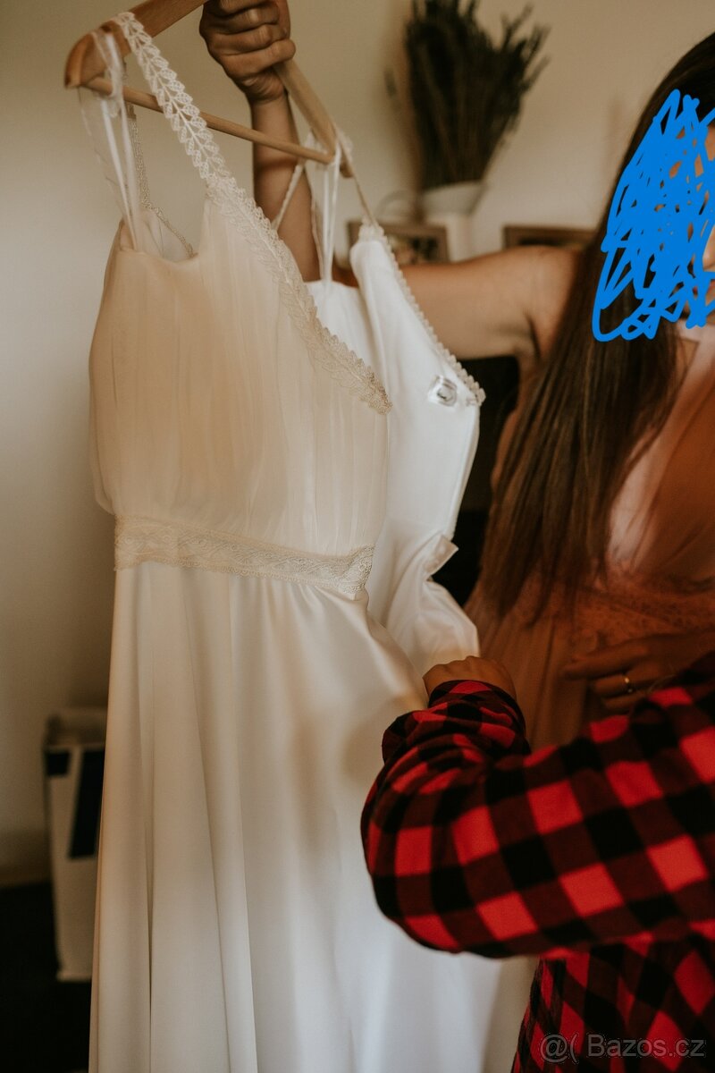 Svatební šaty