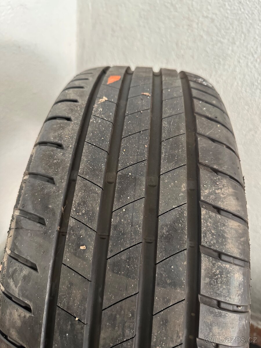 225/65r17 letní bridgestone