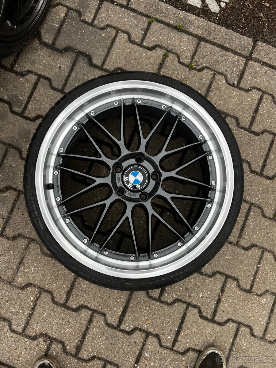 DOTZ Revvo R20 5x120 s pneu
