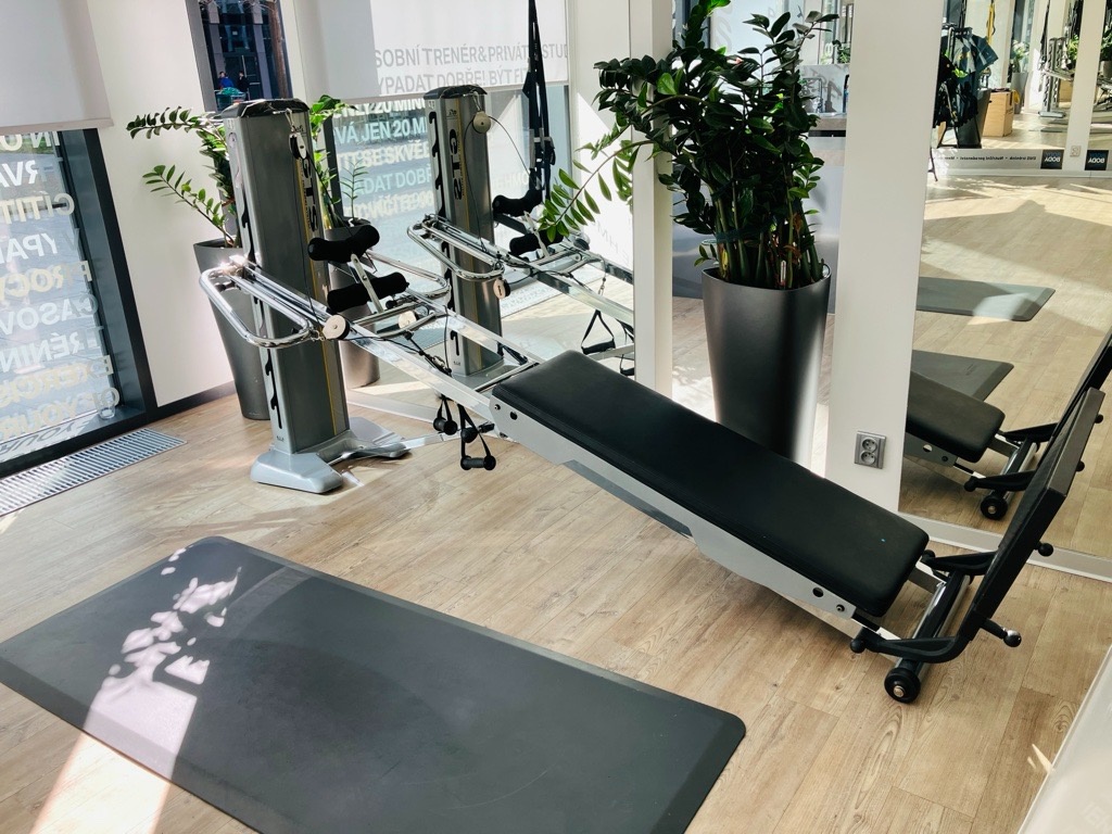 Multifunkční posilovací stroj Gravity Training - EFI Sports