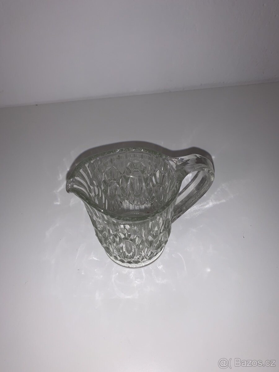 skleněný retro džbán