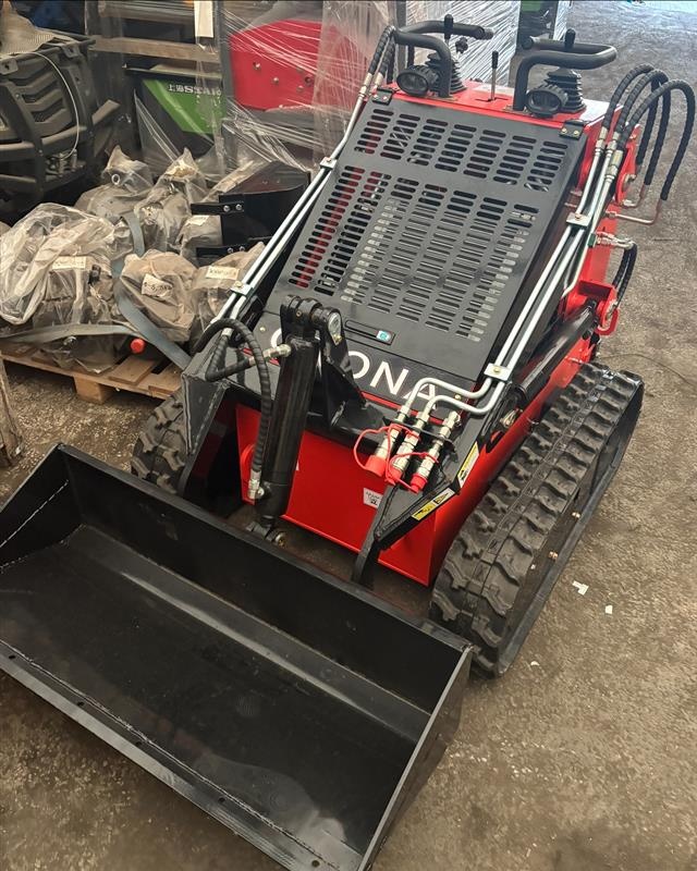 Kolový nakladač,  mini-nakladač 380