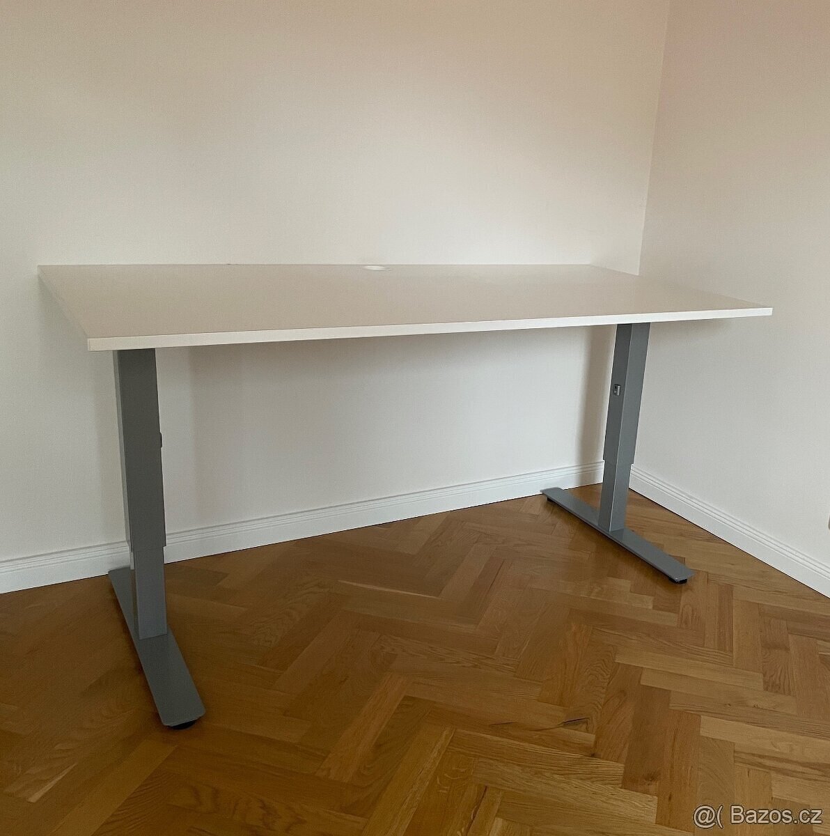 Pracovní stůl KINNARPS