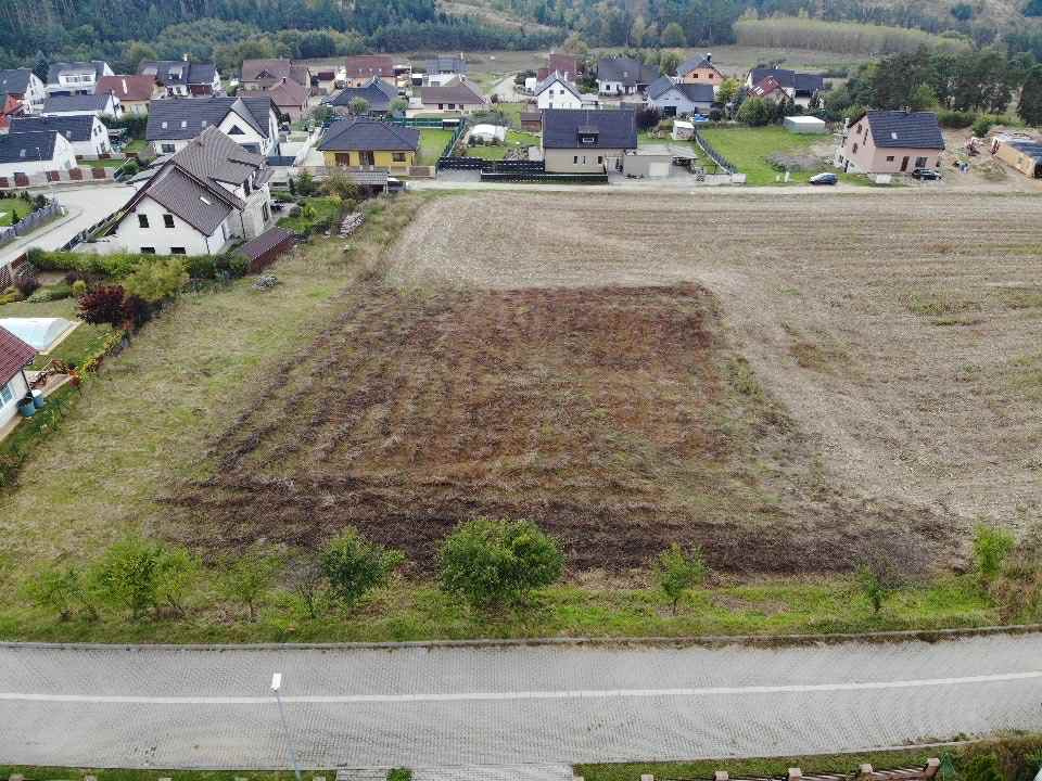 Prodej stavebního pozemku 954 m² Petráveč