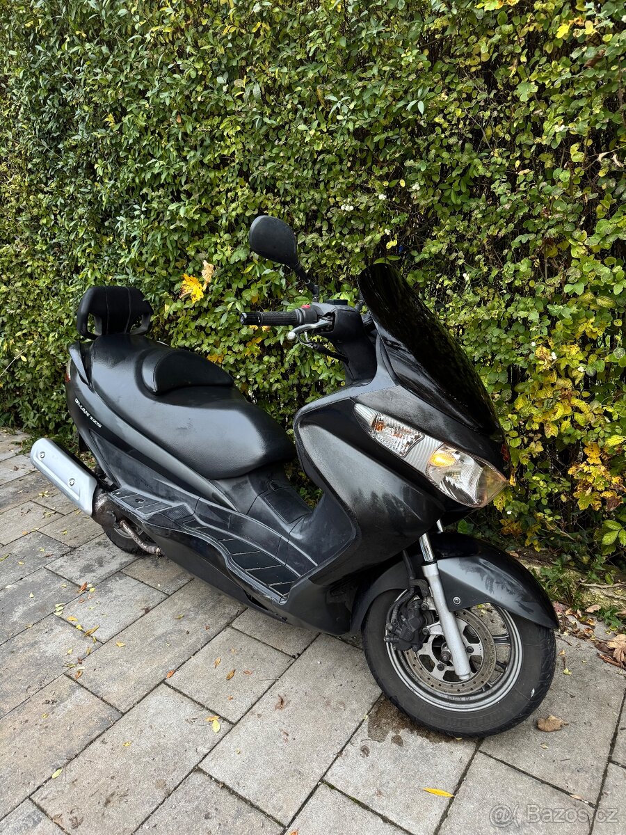 Skútr SUZUKI Burgman