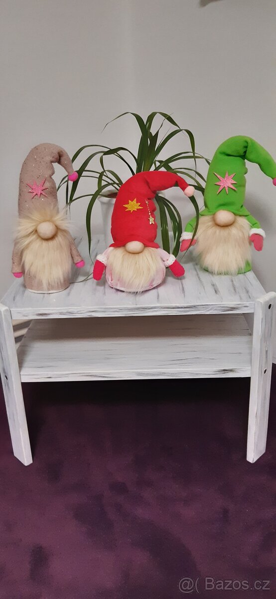 Prodej vánočních skřítků