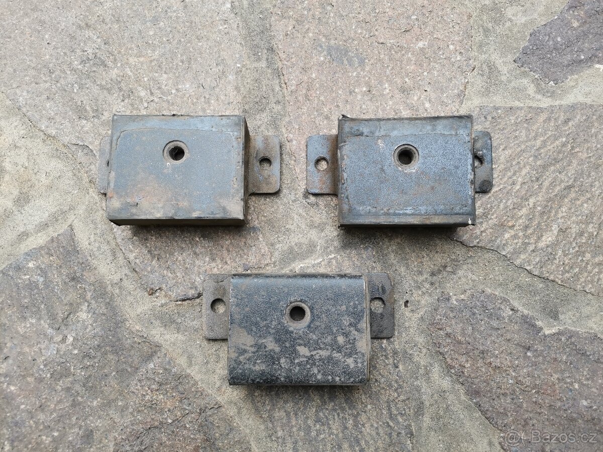 Škoda 1000, 100, 110 R - silentblok převodovky