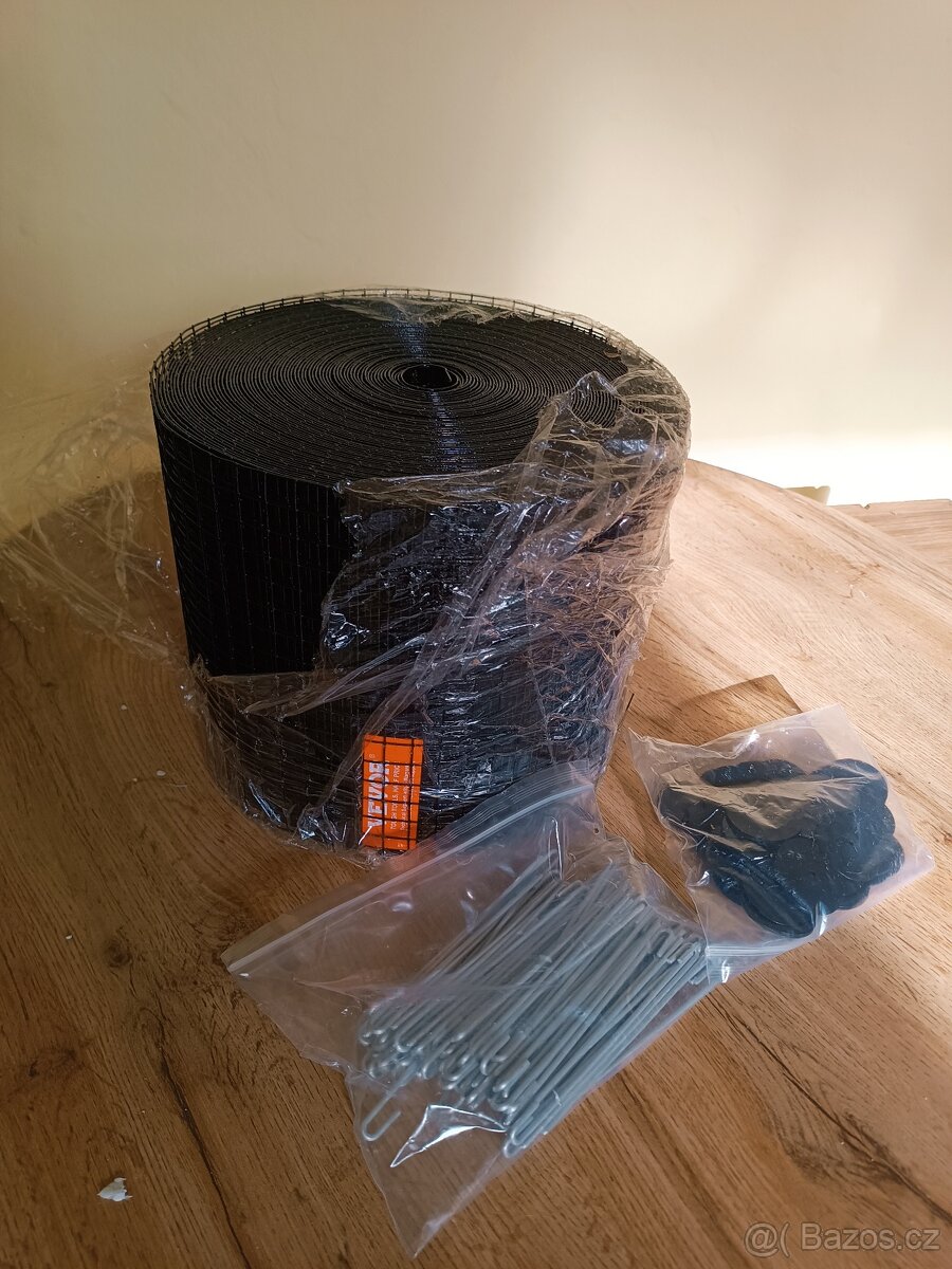 Ochranné pletivo proti ptákům pro solární panely 30,5 m