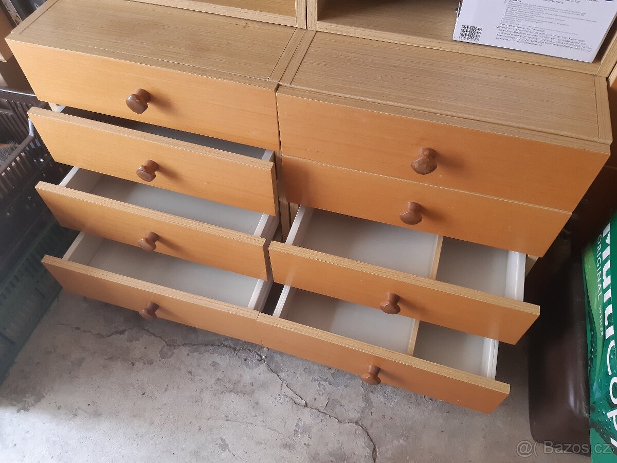 Skříňka se 4 zásuvkami